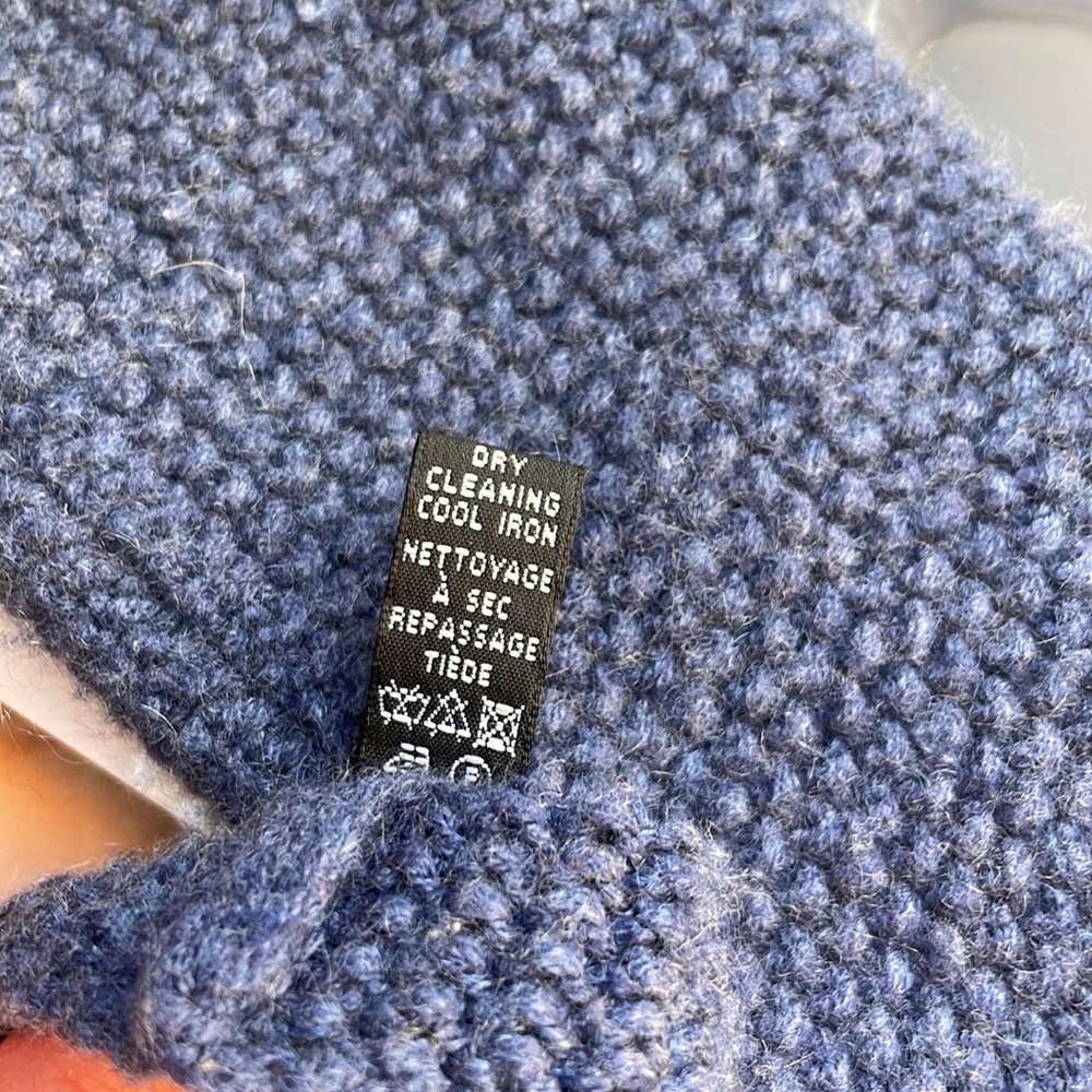 Chanel CC cashmere gloves - Picture 8 of 10